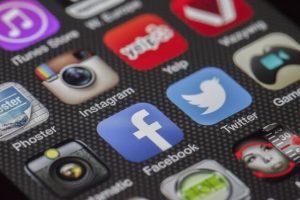 Benefits of social media for brand building