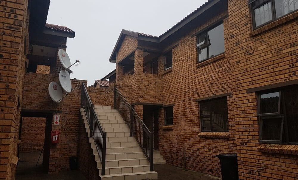 2 Bed 1st Floor Apartment immediately for sale 1