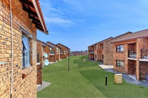 2 bed and 2 bathroom Unit at Witfield Ridge Boksburg 2