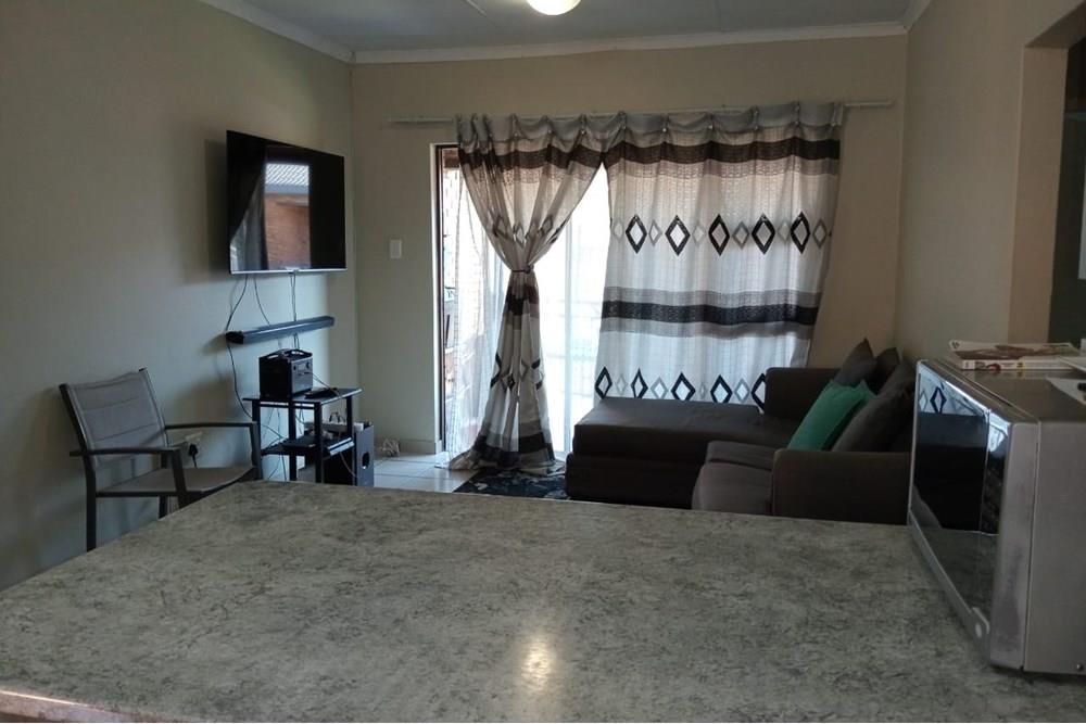 Platforms-Links-Apartment-in-Witfield-2-bed.-3.