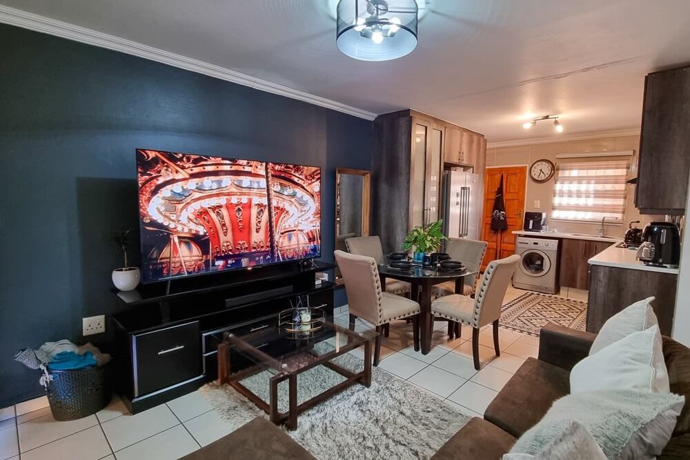 Charming 3 bed 2 bath ground floor apartment