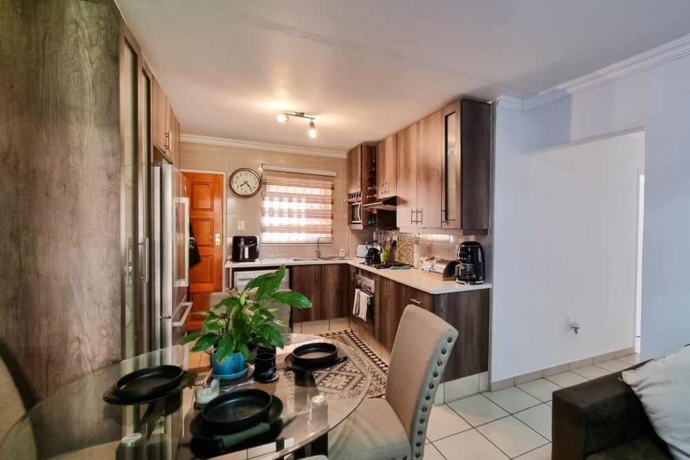 Charming 3 bed 2 bath ground floor apartment