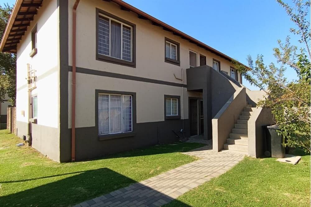 Spacious 2 Bedroom Apartment in Parkrand