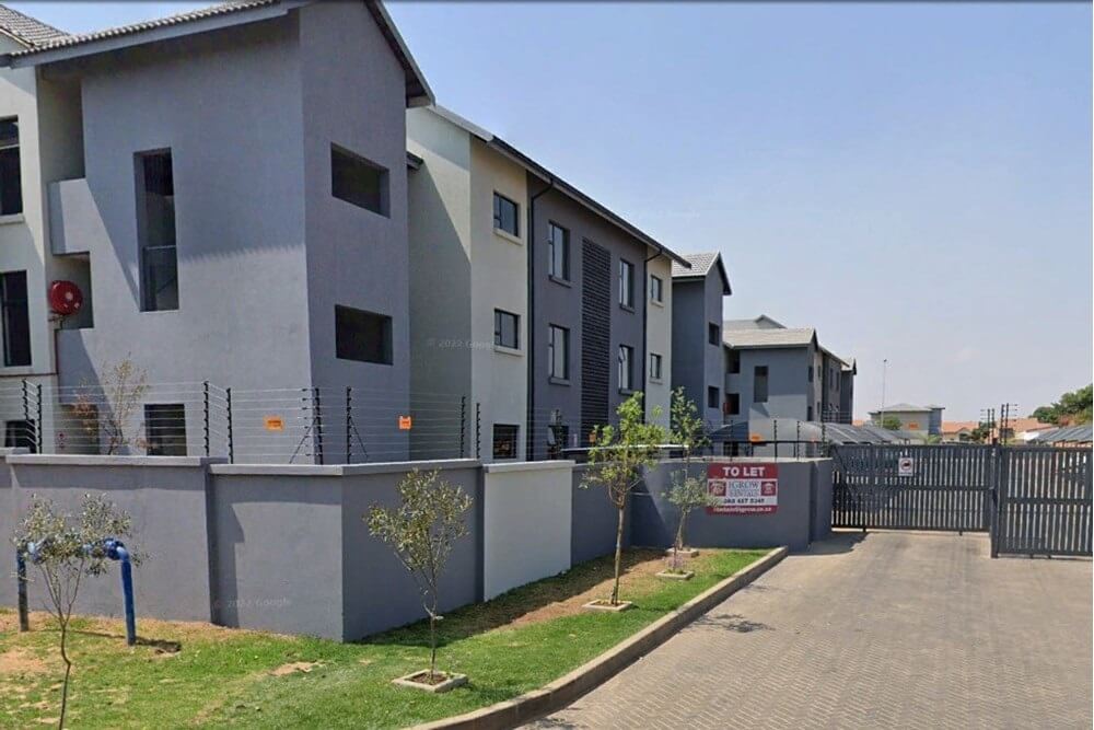 2 bedroom Eveleigh estate ground floor flat for sale in Boksburg