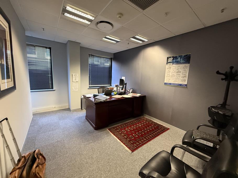 422 m² Commercial space in Rosebank