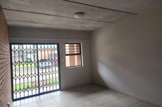 2 Bedroom Apartment / Flat to Rent in Jansenpark