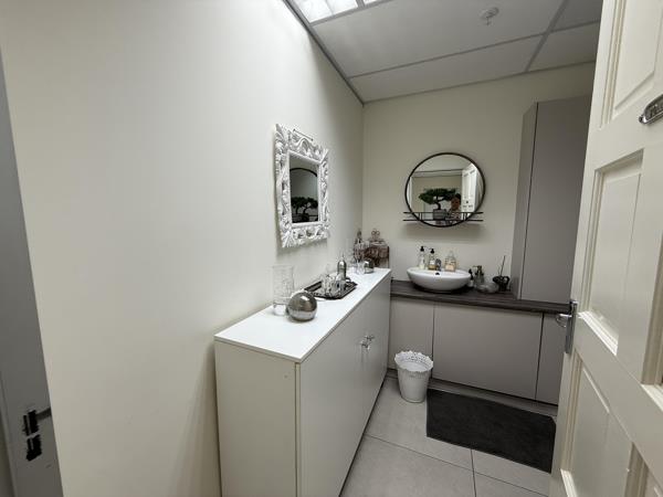 154 m² Commercial space in Rosebank